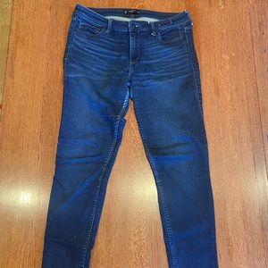 Abercrombie & Fitch Dark Wash Skinny Jean